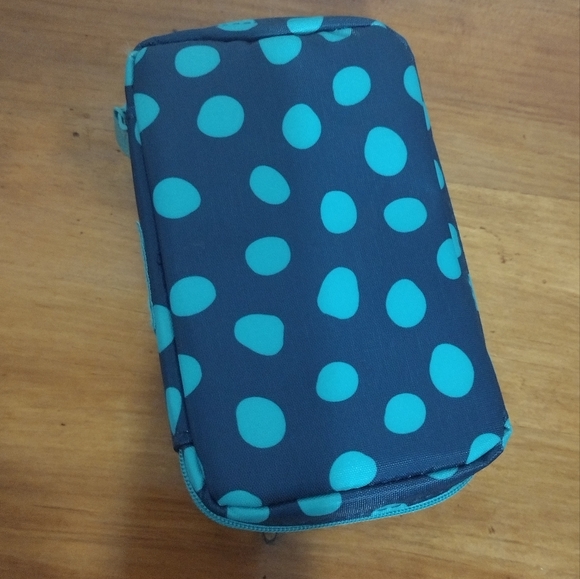 thirty-one Handbags - Thirty one  jewelry travel case